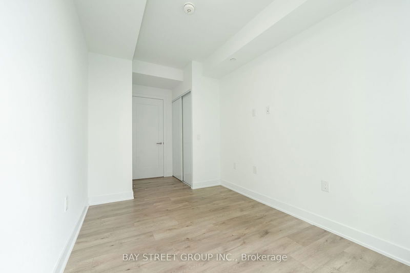  2922 - 585 Bloor St E Toronto, M4W 0B3 | Image 16