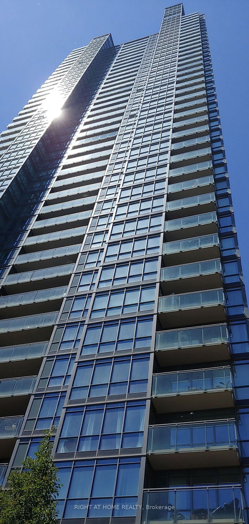 home for lease on 2710-15 Fort York Boulevard