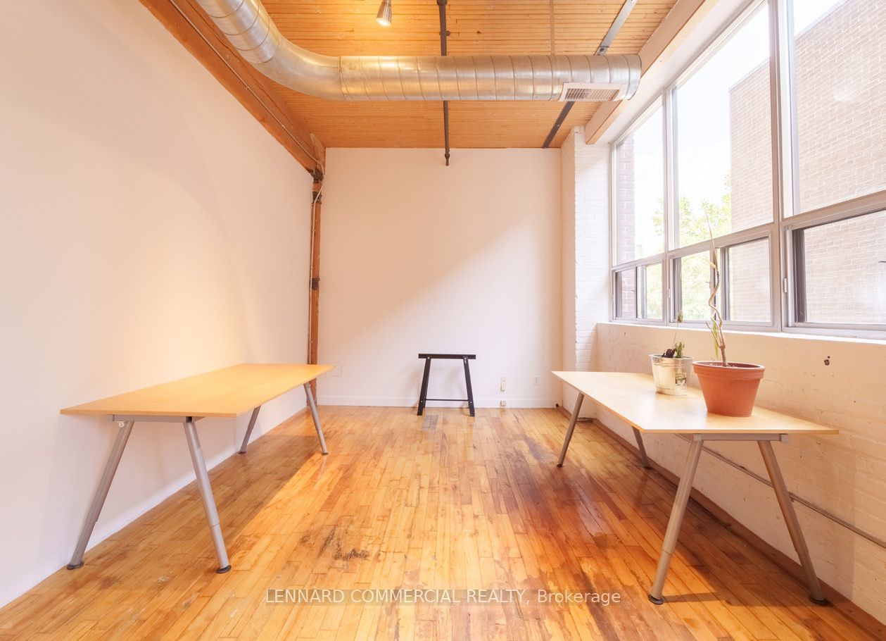 Office leased at 110-192 Spadina Avenue, Toronto, Kensington-Chinatown, M5T 2G7 - MLS: C9240289