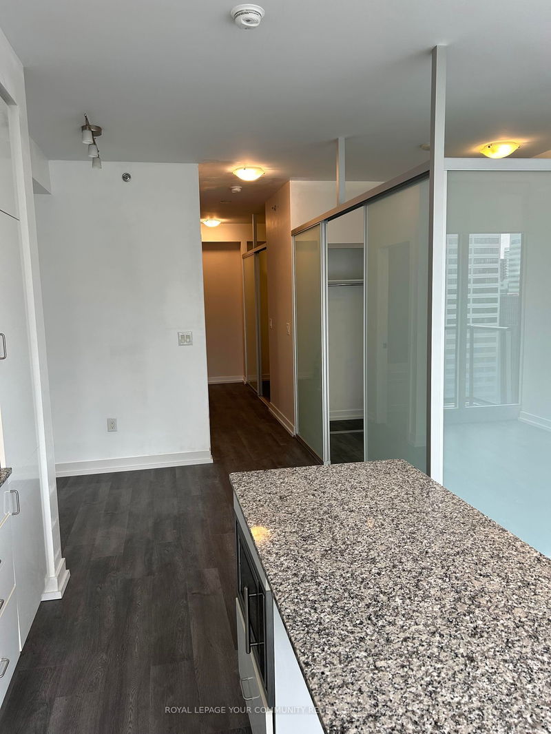  2310 - 426 University Ave  Toronto, M5G 1S9 | Image 15