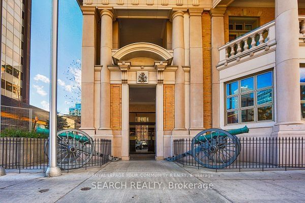 home for lease on 2310-426 University Avenue