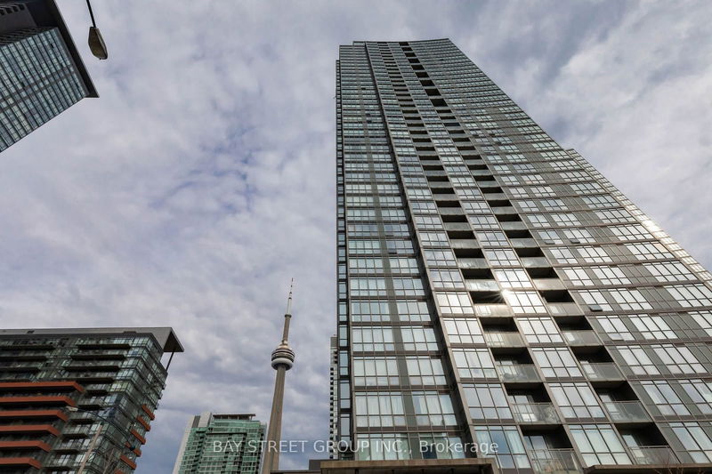 home for lease on 4612-15 Fort York Boulevard