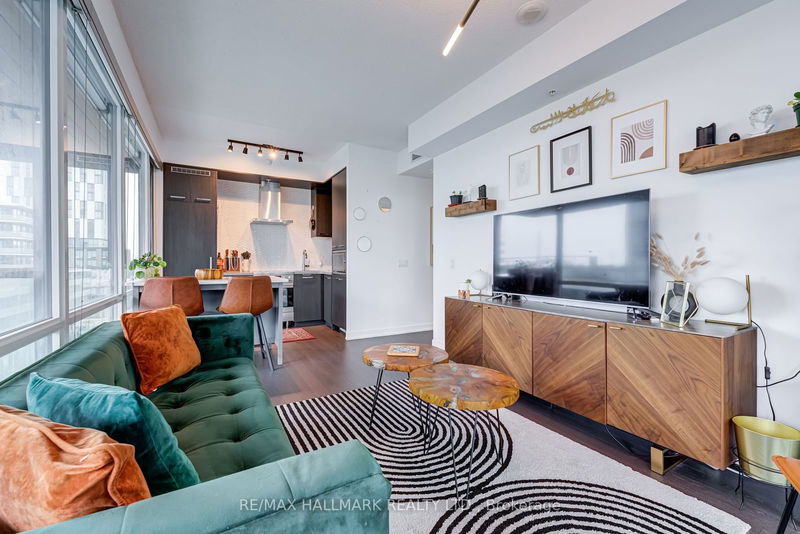 home for lease on N609-455 Front Street E