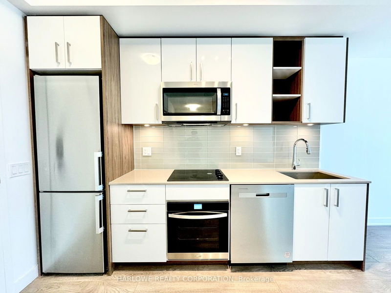 home for lease on 1419-543 Richmond Street W