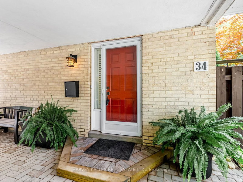 34 Sugar Millway S, Toronto, M2L 1R6 | Image 2