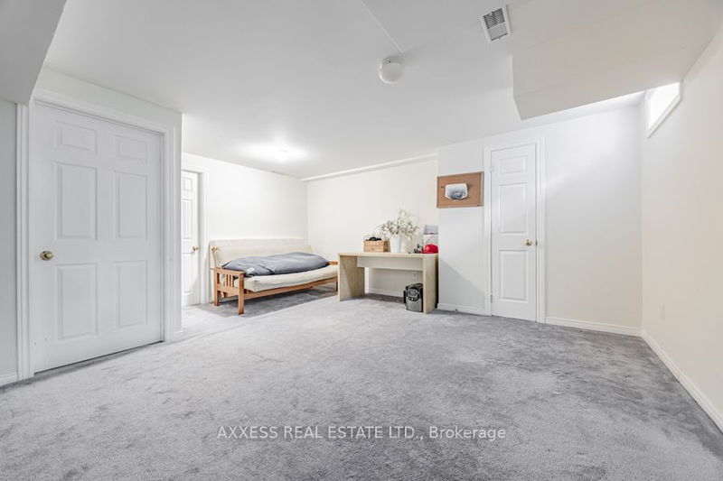 191 Dallimore Circ  Toronto, M3C 4E6 | Image 27