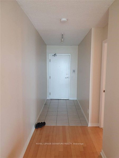 home for lease on 702-30 Harrison Garden Boulevard