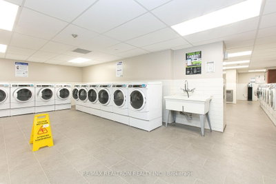 Unit 403 — 666 Spadina Avenue — more photos