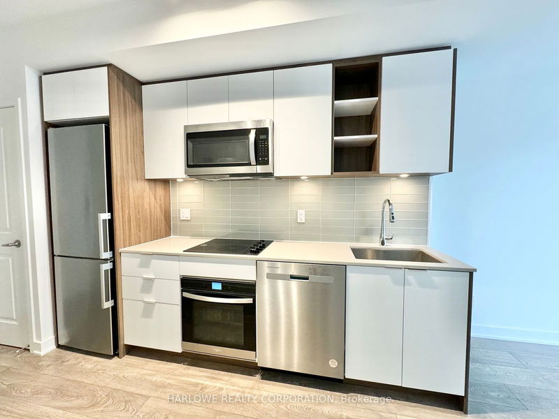 home for lease on 1025-543 Richmond Street W