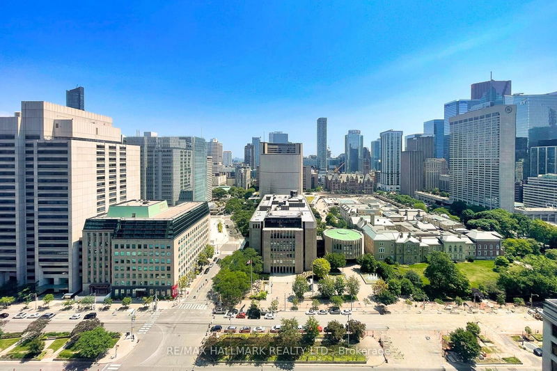 home for lease on 2507-210 Simcoe Street