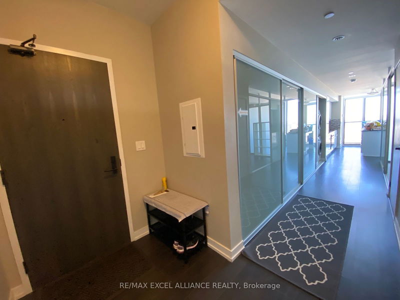 home for lease on 2501-426 University Avenue