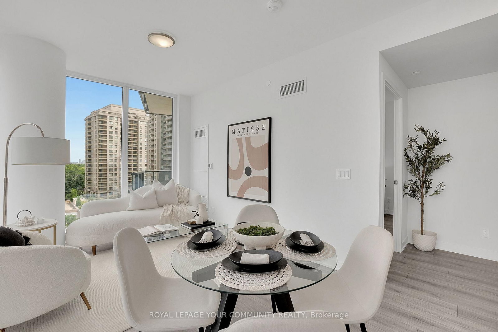 Listing Image 10