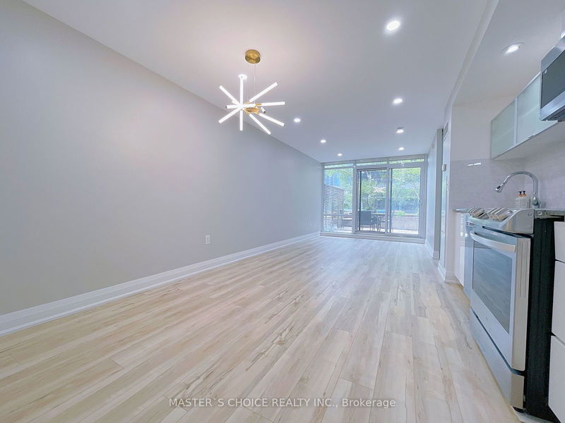 home for lease on 220-4K Spadina Avenue