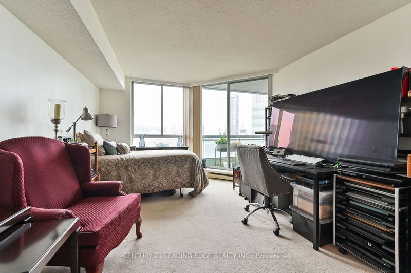  3112 - 38 Elm St  Toronto, M5G 2K5 | Image 11