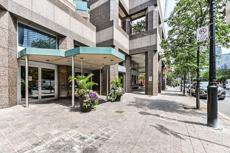  3112 - 38 Elm St  Toronto, M5G 2K5 | Image 2