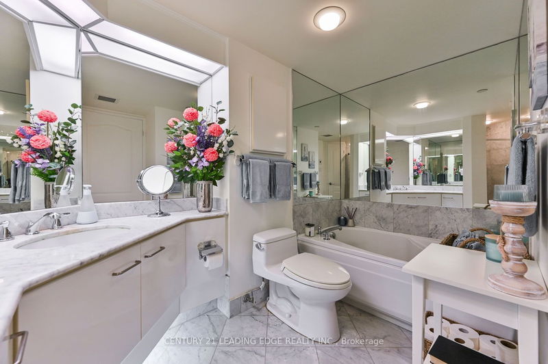  3112 - 38 Elm St  Toronto, M5G 2K5 | Image 20