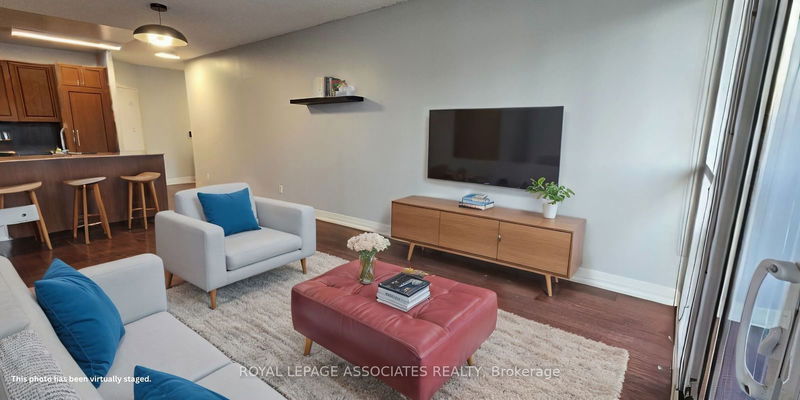 home for lease on 2210-21 Carlton Street