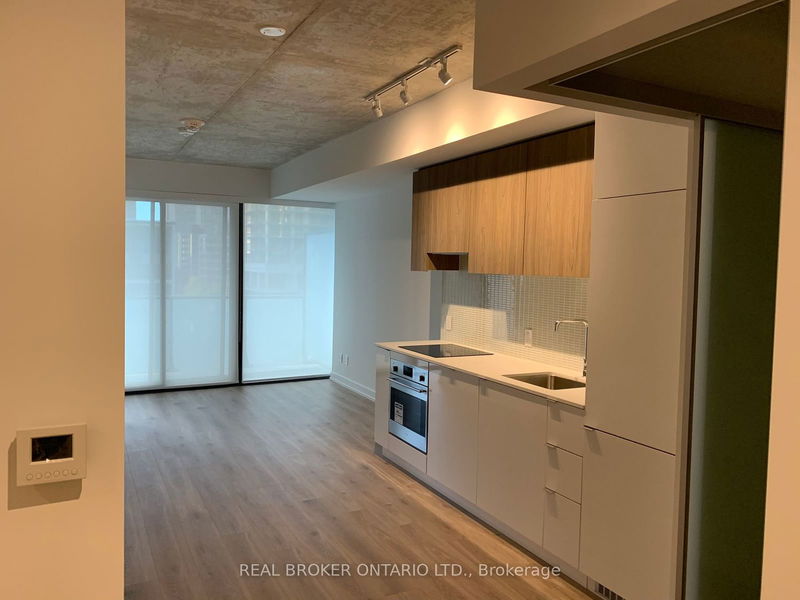 home for lease on 608-161 Roehampton Avenue