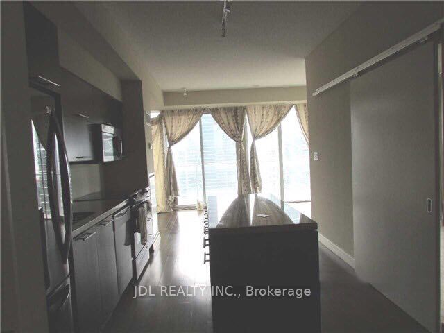 home for lease on 2903-126 Simcoe Street