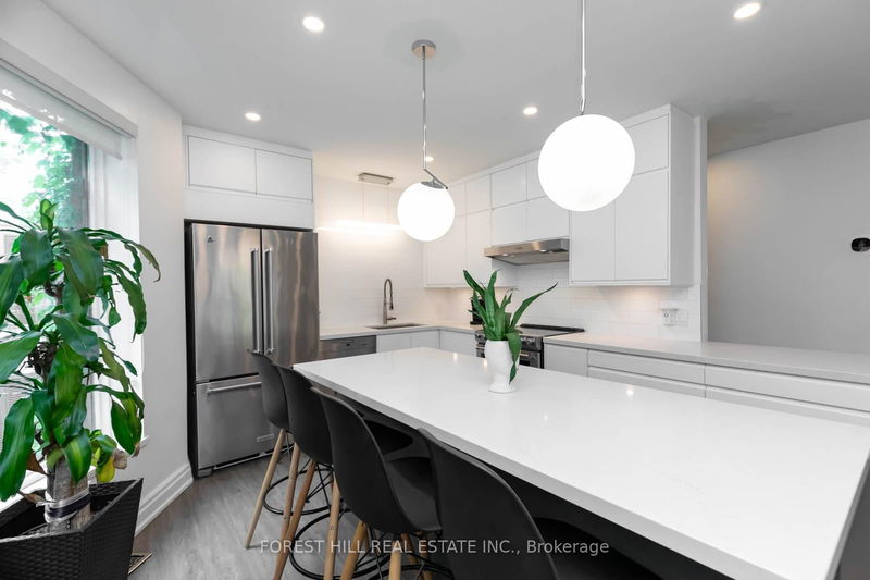 300 Seaton St  Toronto, M5A 2T7 | Image 5