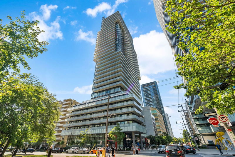 home for sale on 409-185 Roehampton Avenue