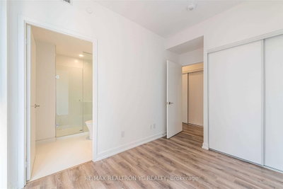 Unit 717 — 20 Edward Street — photo 6