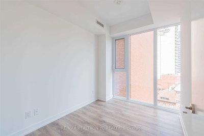 Unit 717 — 20 Edward Street — photo 5