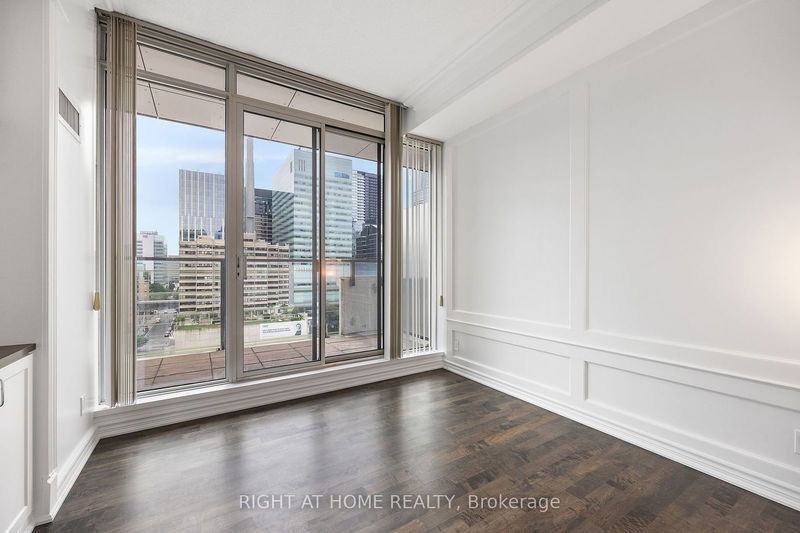  1829Lph - 111 Elizabeth St  Toronto, M5G 1P7 | Image 15