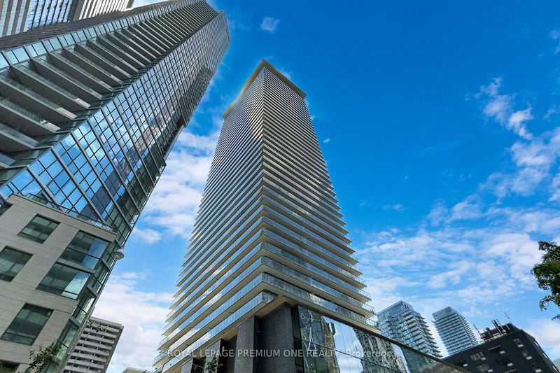 33 Charles St #1605, Toronto, Ontario (MLS C9249017)