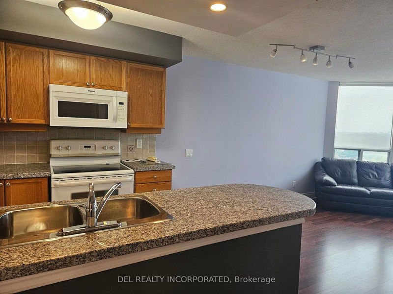 home for lease on 1006-10 Northtown Way #ph1 Way