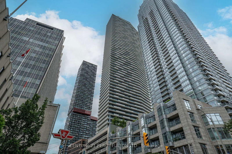  3108 - 2221 Yonge St  Toronto, M4S 2B4 | Image 2