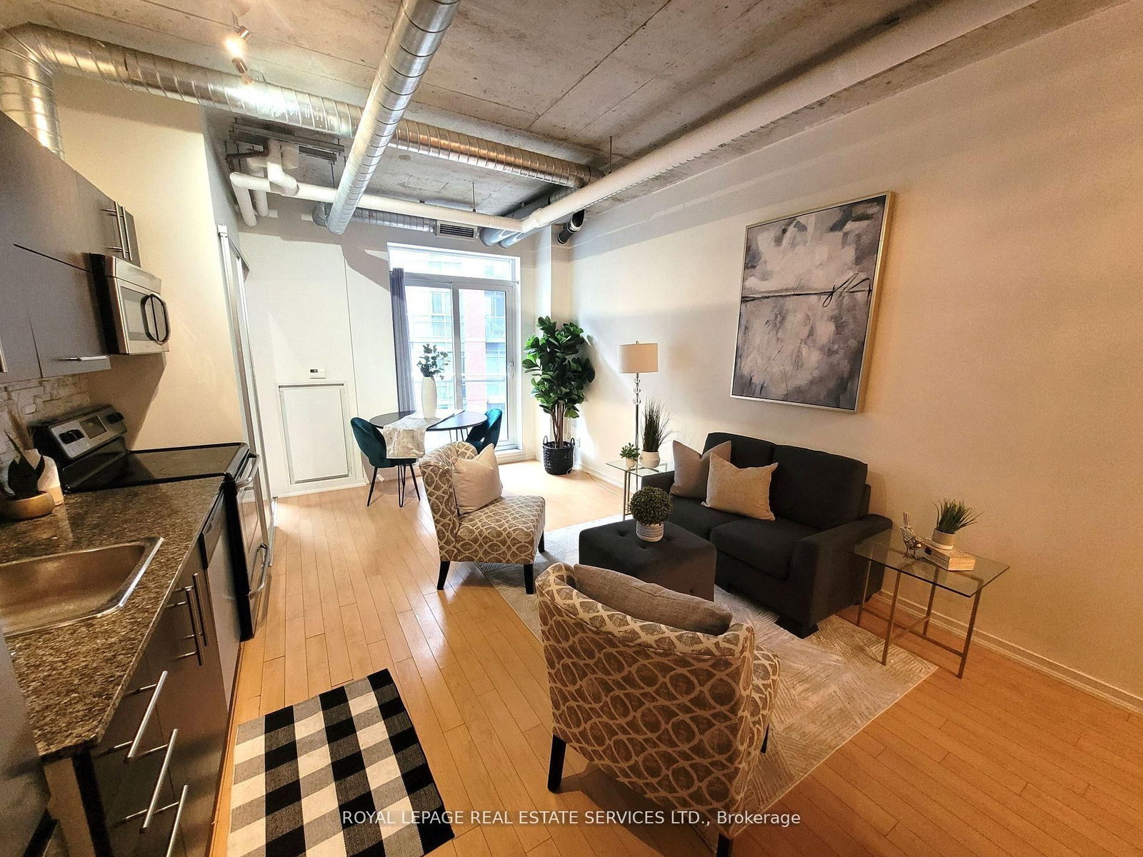 Listing Image 5