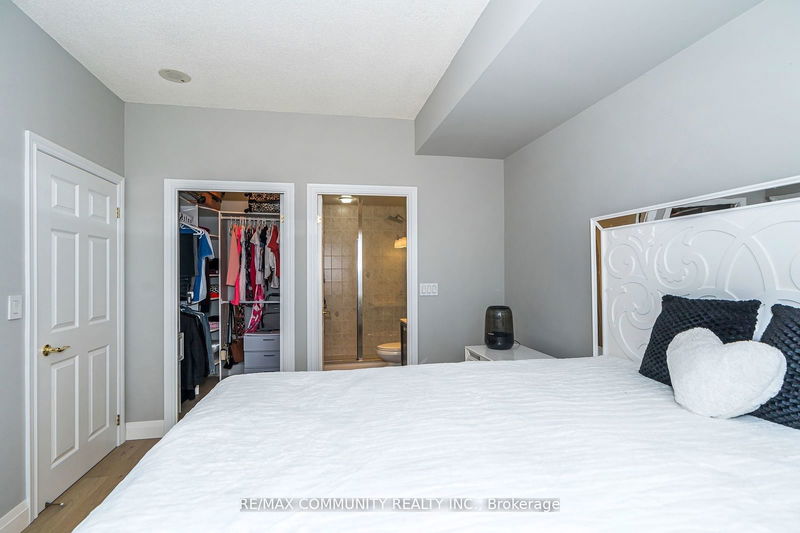  718 - 16 Dallimore Circ  Toronto, M3C 4C4 | Image 8