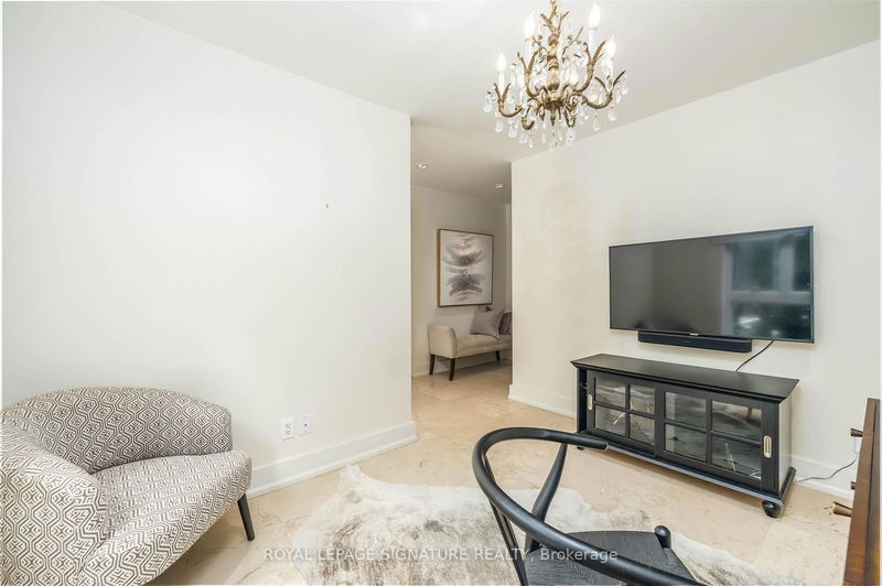 43 Snowshoe Millway   Toronto, M2L 1T4 | Image 5