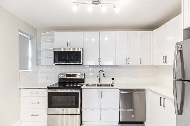 home for lease on 1-82 Maitland Street