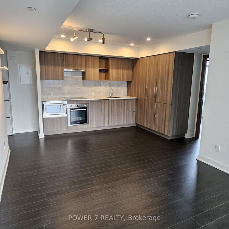 home for lease on 2303-19 Bathurst Street N