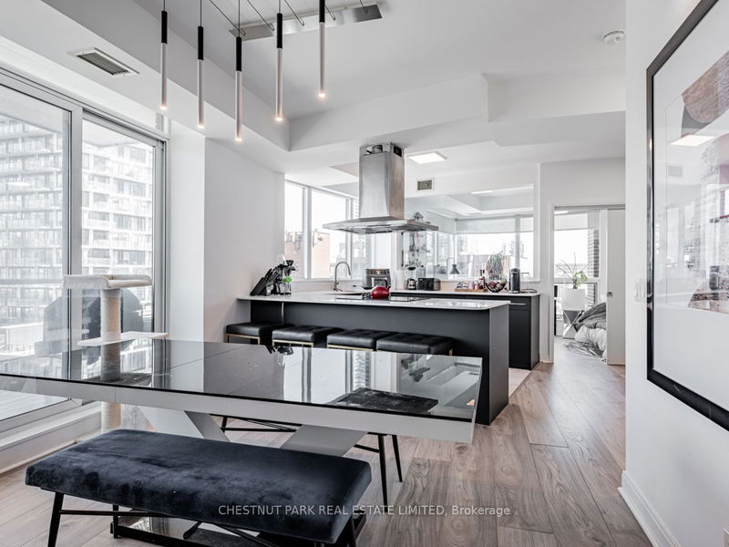 home for lease on 1210-38 The Esplanade Street