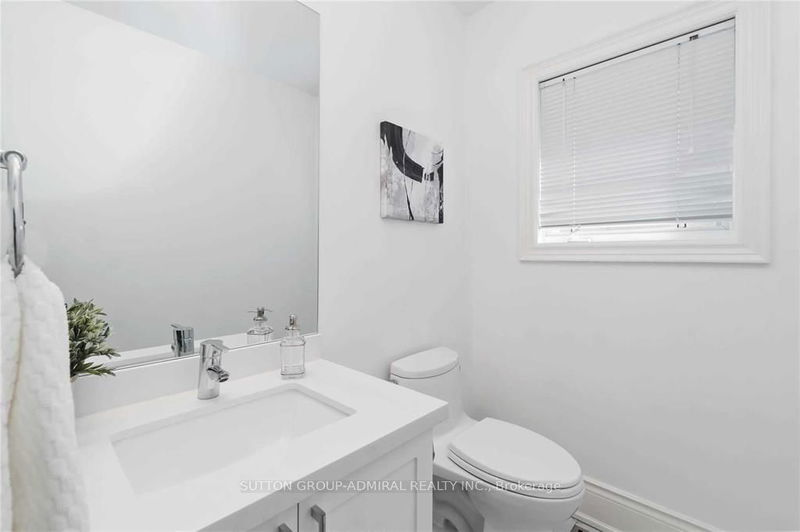 390 Glengarry Ave  Toronto, M5M 1E8 | Image 12