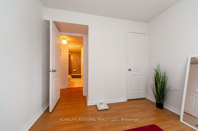  428 - 12 Douro St  Toronto, M6K 3M4 | Image 21