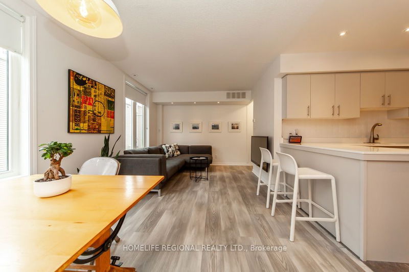  428 - 12 Douro St  Toronto, M6K 3M4 | Image 3