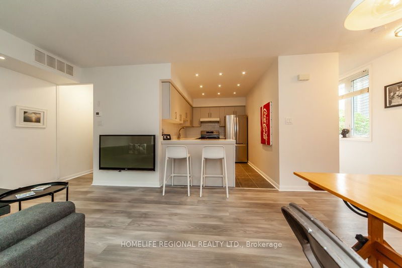  428 - 12 Douro St  Toronto, M6K 3M4 | Image 9