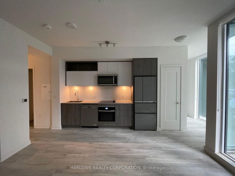 home for lease on 114 SW-121 Lower Sherbourne Street