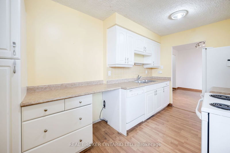  1105 - 5 Old Sheppard Ave  Toronto, M2J 4K3 | Image 11