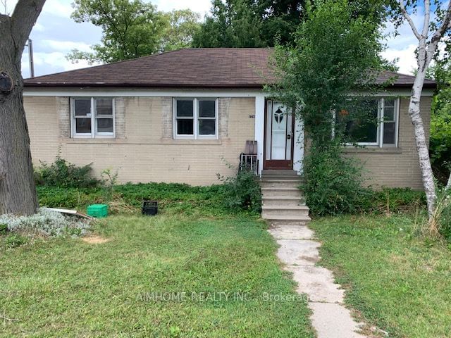 home for lease on Main Fl-224 Finch Avenue E