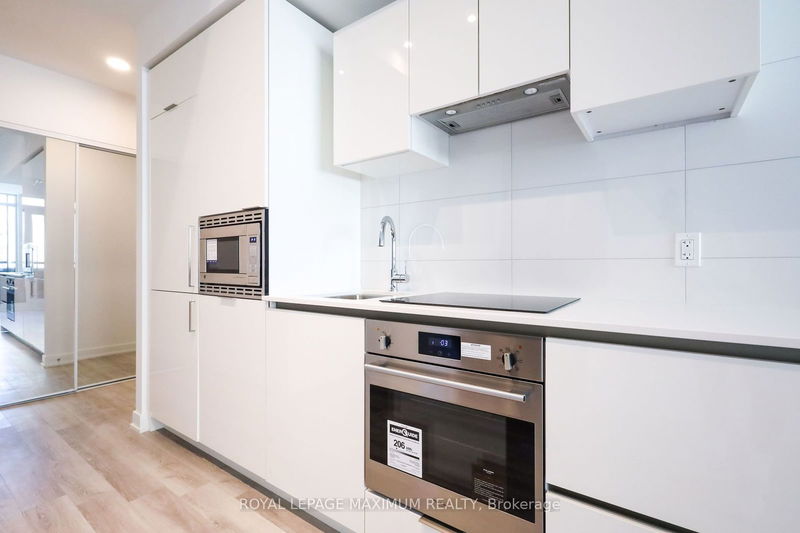  720 - 234 Simcoe St  Toronto, M5T 1T4 | Image 6