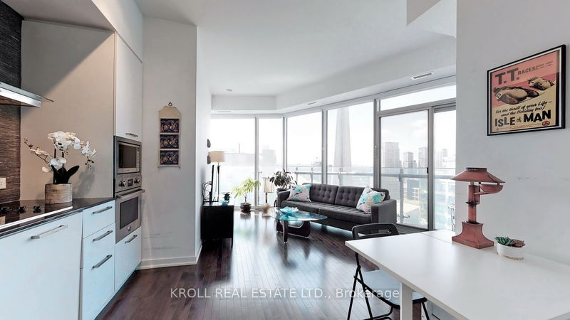 home for lease on 3107-12 York Street