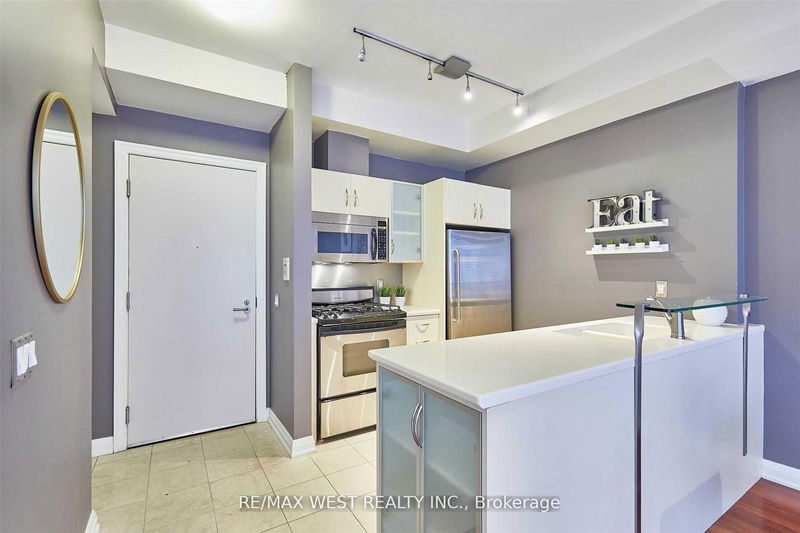  108 - 3 Mcalpine St  Toronto, M5R 3T5 | Image 2