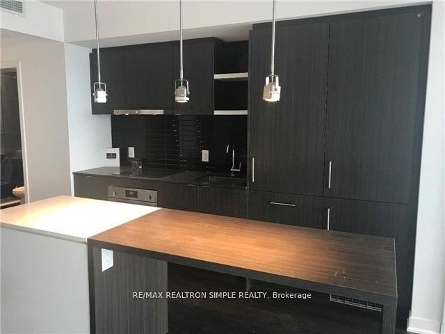 home for lease on 5906-88 Harbour Street