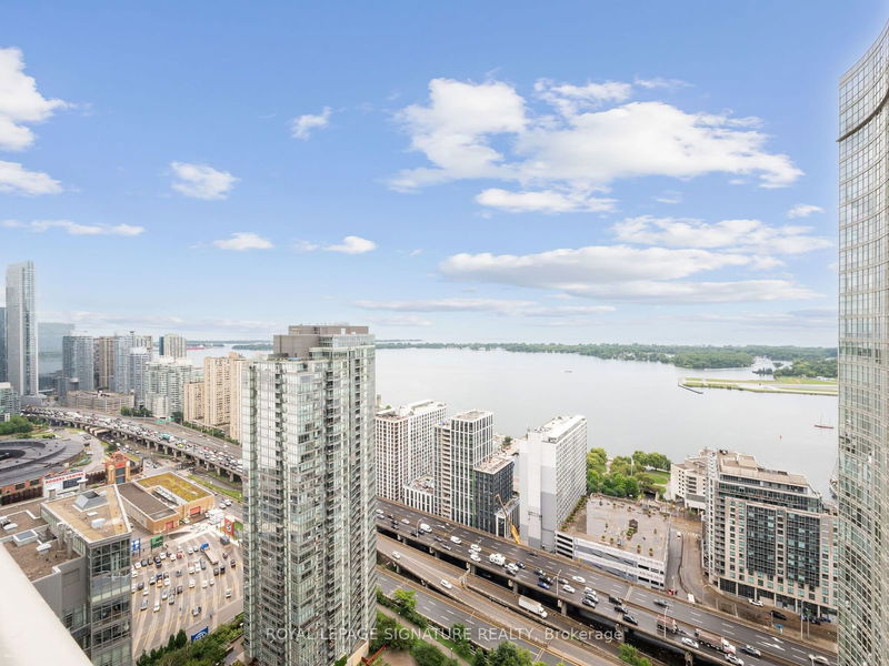  4509 - 10 Navy Wharf Crt  Toronto, M5V 3V2 | Image 33