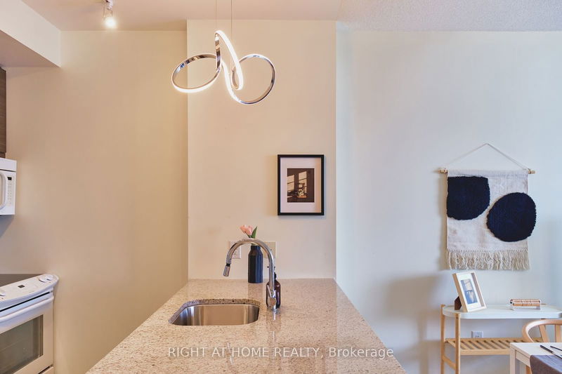  2504 - 70 Forest Manor Rd  Toronto, M2J 0A9 | Image 9